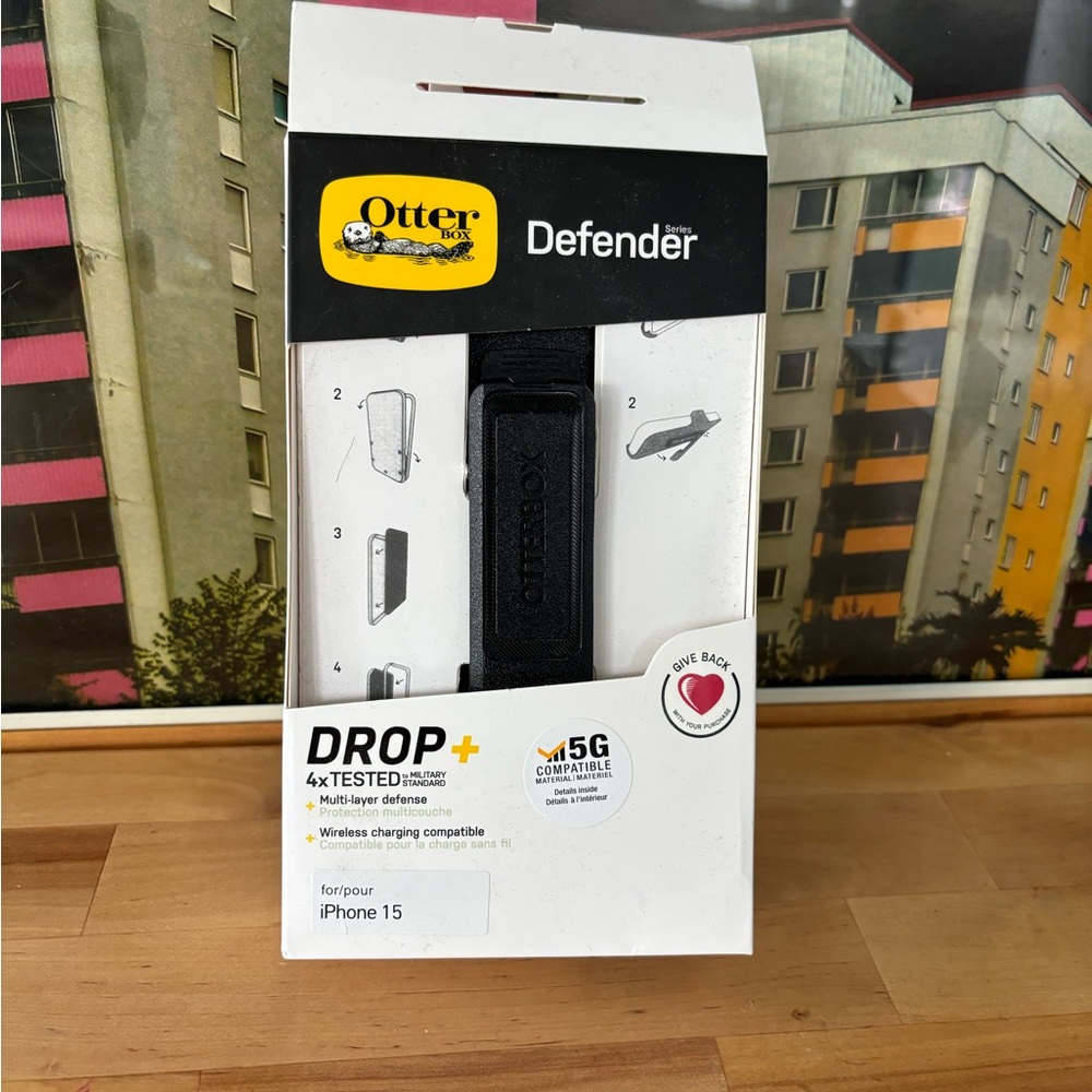Otterbox defender series iphone15 case. Black